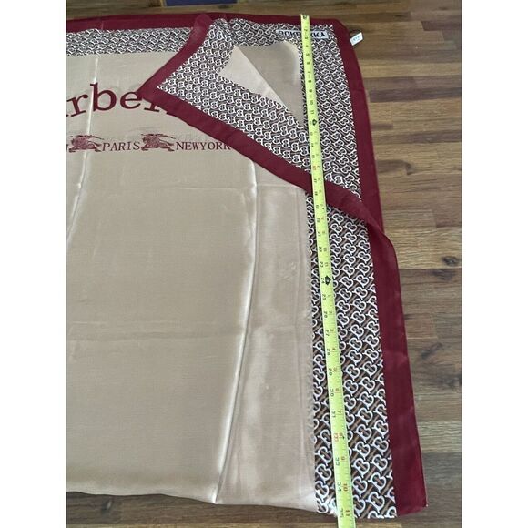 Burberry Scarf Shawl Wrap Stole Authentic BB Logo London Soie Silk 100% READ - Picture 14 of 16